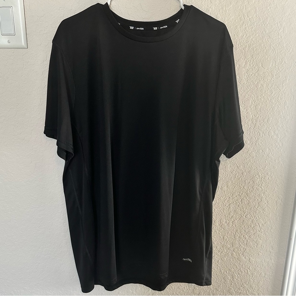 2XL Men’s Tek Gear DryTek black athletic shirt